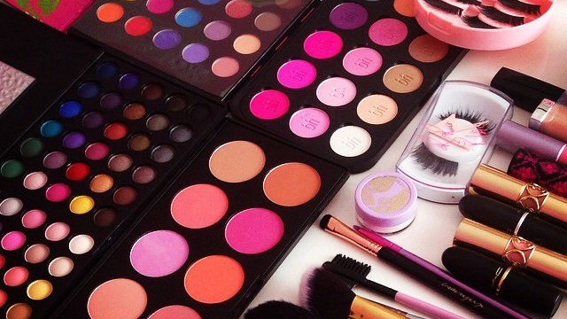 The Ultimate Makeup Must-Haves: Your Essential Guide to a Flawless Look