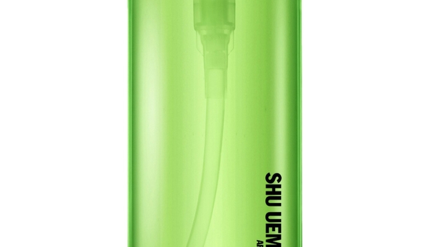 The Magic Elixir for Perfectly Cleansed Skin: Shu Uemura Cleansing Oil Revealed